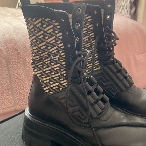 Versace lace-up boots Size 40 - Picture 4 of 6
